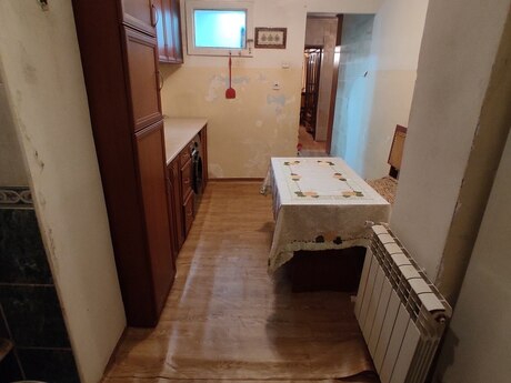 2 otaqlı köhnə tikili - Koroğlu m. - 70 m²