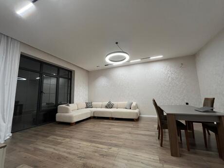 7 otaqlı həyət evi/bağ evi - Badamdar q. - 250 m²