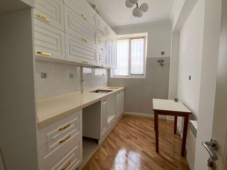 2 otaqlı köhnə tikili - 28 May m. - 68 m²