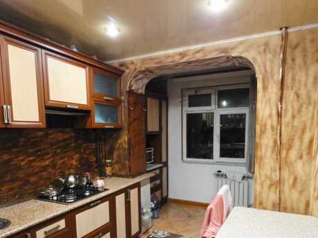 2 otaqlı köhnə tikili - Xalqlar Dostluğu m. - 65 m²