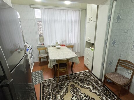 4 otaqlı köhnə tikili - Azadlıq Prospekti m. - 100 m²