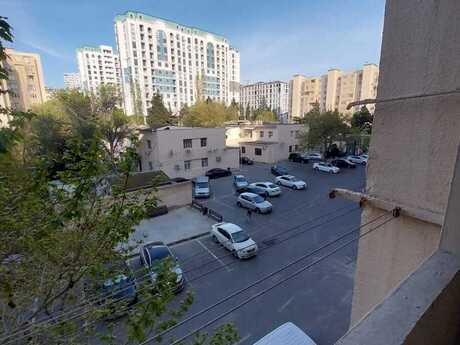 3 otaqlı köhnə tikili - Həzi Aslanov m. - 75 m²