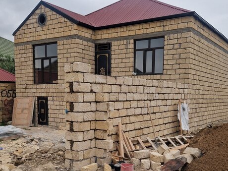 3 otaqlı həyət evi/bağ evi - Hökməli q. - 98 m²