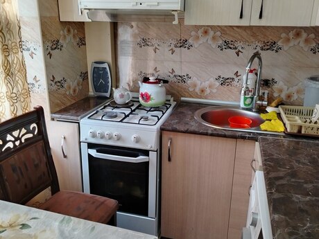 2 otaqlı köhnə tikili - Bayıl q. - 50 m²