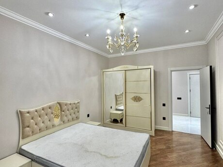 3 otaqlı yeni tikili - 8 Noyabr m. - 148 m²