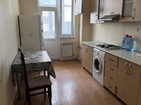 3 otaqlı köhnə tikili - Xırdalan - 81 m²