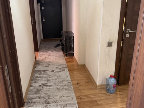3 otaqlı köhnə tikili - Xırdalan - 81 m²