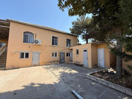 6 otaqlı həyət evi/bağ evi - Novxanı q. - 250 m²
