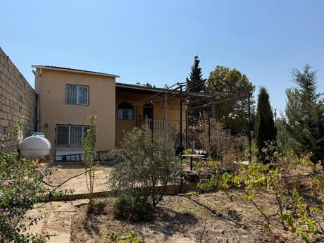 6 otaqlı həyət evi/bağ evi - Novxanı q. - 250 m²