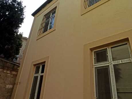 8 otaqlı həyət evi/bağ evi - Badamdar q. - 200 m²