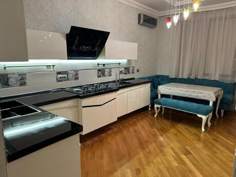 4 otaqlı yeni tikili - Gənclik m. - 206 m²