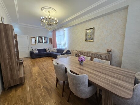 3-комн. новостройка - м. Кара Караев - 115 м²