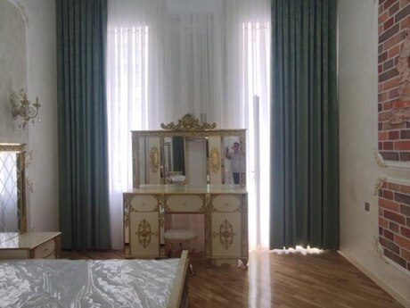 2 otaqlı köhnə tikili - Sahil m. - 70 m²