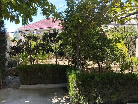 4 otaqlı həyət evi/bağ evi - Buzovna q. - 144 m²
