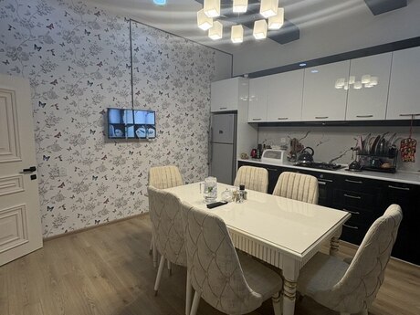 5 otaqlı həyət evi/bağ evi - Bilgəh q. - 240 m²