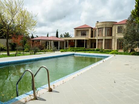 6 otaqlı həyət evi/bağ evi - Mərdəkan q. - 380 m²