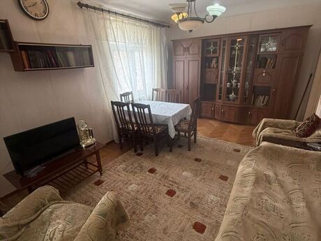 2 otaqlı köhnə tikili - Əhmədli q. - 42 m²