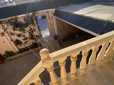 6 otaqlı həyət evi/bağ evi - Hövsan q. - 200 m²