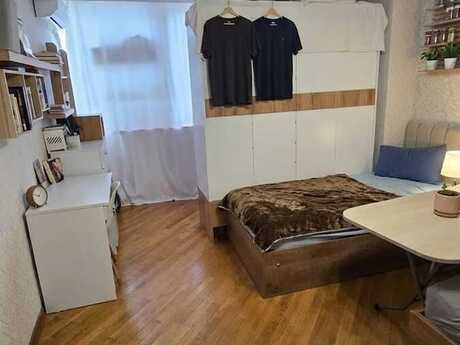 4 otaqlı köhnə tikili - Azadlıq Prospekti m. - 90 m²