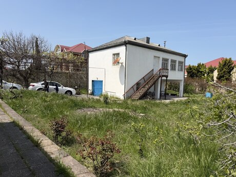 4 otaqlı həyət evi/bağ evi - Novxanı q. - 200 m²