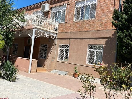 8 otaqlı həyət evi/bağ evi - Şüvəlan q. - 260 m²