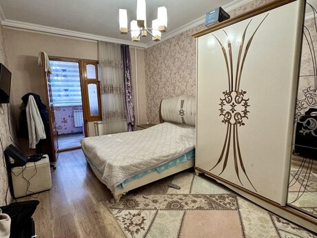3 otaqlı köhnə tikili - İnşaatçılar m. - 90 m²