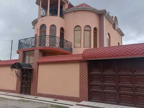 6 otaqlı həyət evi/bağ evi - Quba - 189 m²