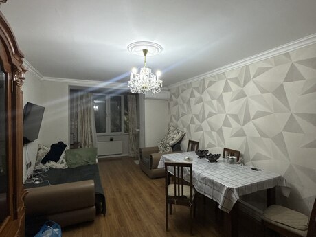 3 otaqlı köhnə tikili - İnşaatçılar m. - 88 m²