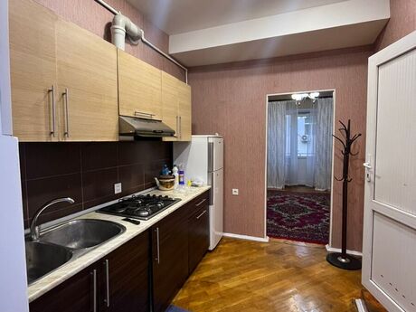 2 otaqlı köhnə tikili - 28 May m. - 42 m²