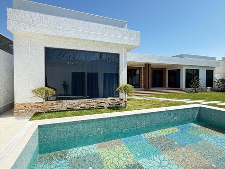 5 otaqlı həyət evi/bağ evi - Mərdəkan q. - 250 m²