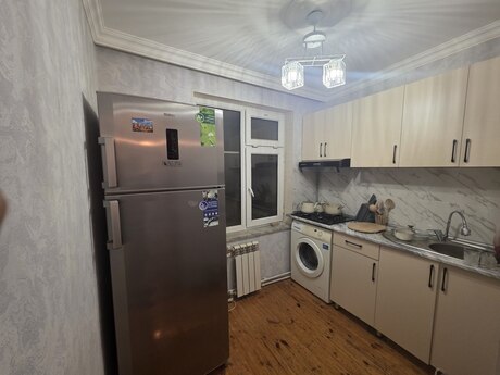 2 otaqlı köhnə tikili - İnşaatçılar m. - 60 m²