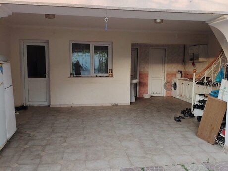 4 otaqlı həyət evi/bağ evi - Keşlə q. - 150 m²