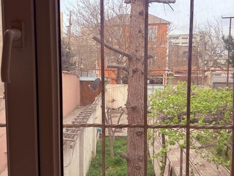 4 otaqlı həyət evi/bağ evi - Keşlə q. - 150 m²