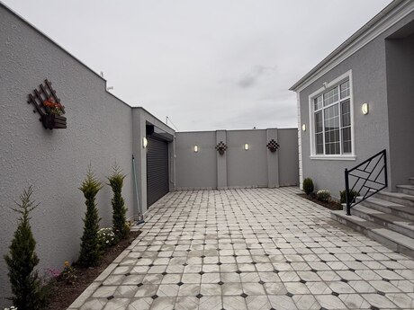 4 otaqlı həyət evi/bağ evi - Binə q. - 140 m²
