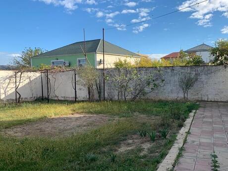 6 otaqlı həyət evi/bağ evi - Novxanı q. - 280 m²