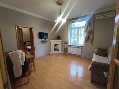 2 otaqlı köhnə tikili - Bakmil m. - 60 m²
