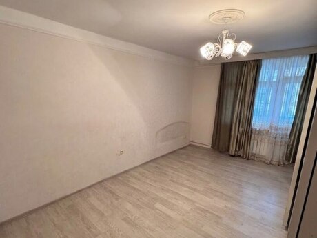 1 otaqlı köhnə tikili - Qara Qarayev m. - 35 m²