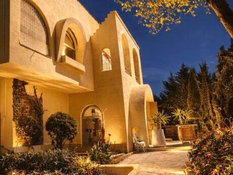 7 otaqlı həyət evi/bağ evi - Mərdəkan q. - 700 m²