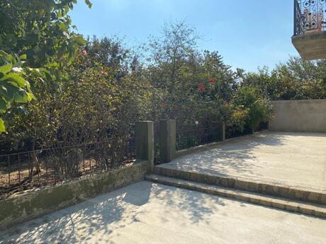 6 otaqlı həyət evi/bağ evi - Fatmayı q. - 200 m²