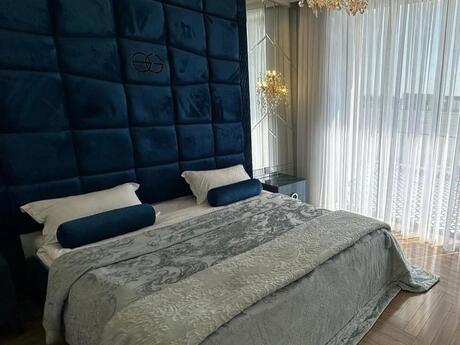 2 otaqlı köhnə tikili - 8 Noyabr m. - 55 m²