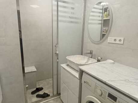 4 otaqlı köhnə tikili - Azadlıq Prospekti m. - 105 m²