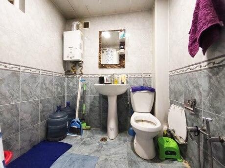 1 otaqlı köhnə tikili - İnşaatçılar m. - 35 m²