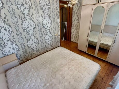 3 otaqlı köhnə tikili - Neftçilər m. - 66 m²