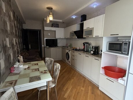 3 otaqlı yeni tikili - İnşaatçılar m. - 115 m²