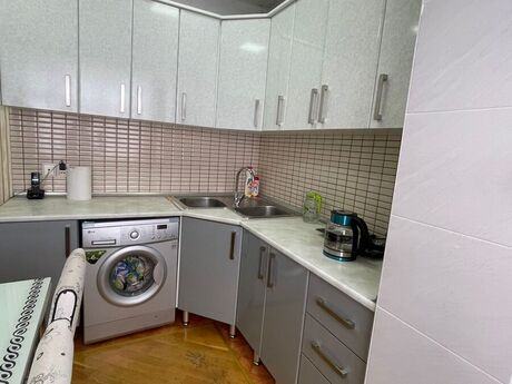 3-комн. вторичка - м. Азадлыг проспекти - 80 м²