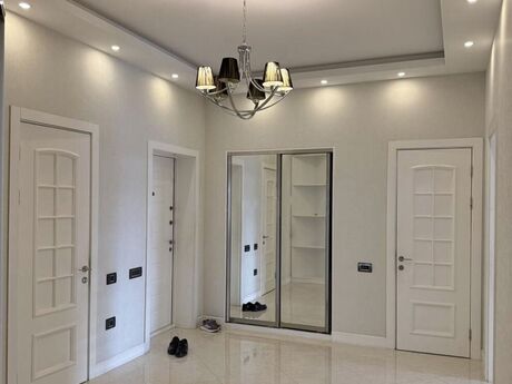 Elan №6090424 - Bakı, Elmlər Akademiyası m., 3 otaqlı, 145 m², 13/18 mərtəbə