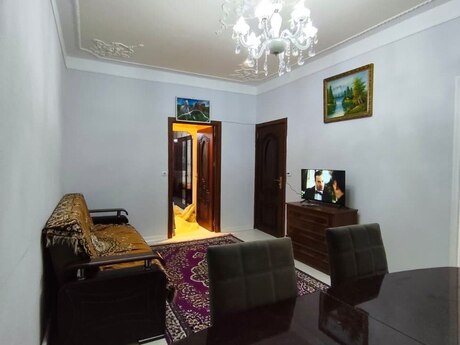 3 otaqlı köhnə tikili - Memar Əcəmi m. - 70 m²