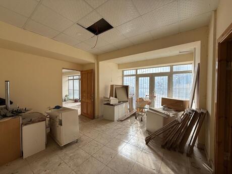 Obyekt - Yeni Yasamal q. - 300 m²