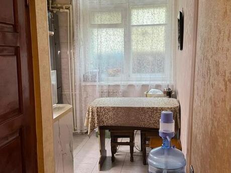 2 otaqlı köhnə tikili - Neftçilər m. - 50 m²