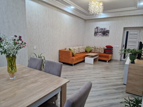 2-комн. новостройка - м. Шах Исмаил Хатаи - 70 м²